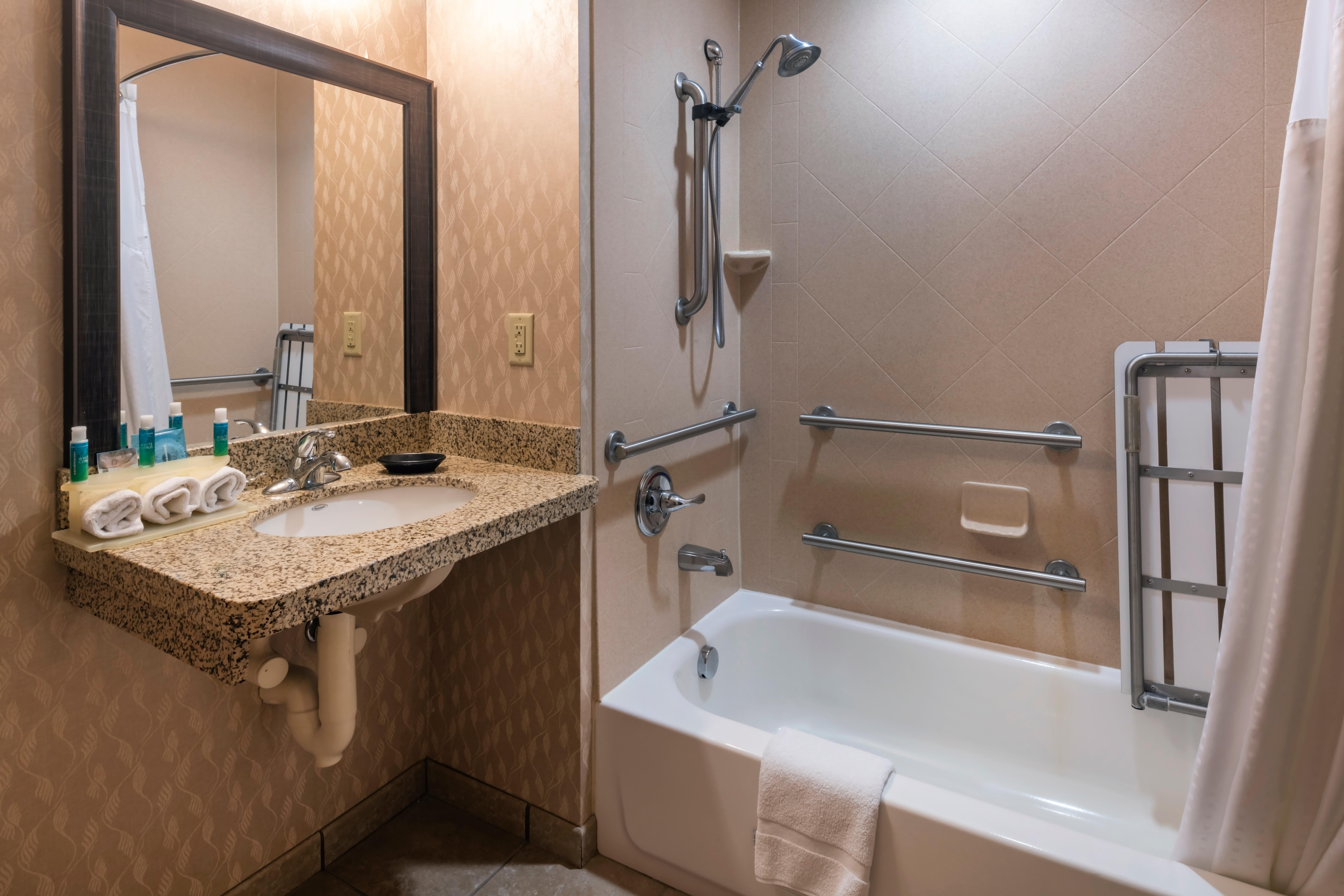 Holiday Inn Express Hays By Ihg Екстериор снимка